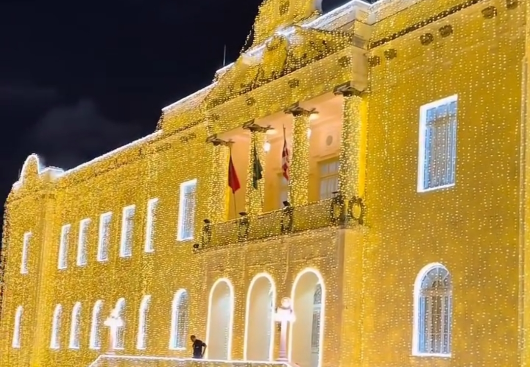 Decoração de Natal do Tribunal de Justiça se destaca no centro de João Pessoa