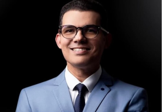 DR. SEBASTIÃO VIANA É NOMEADO DIRETOR EXECUTIVO DA ACADEMIA BRASILEIRA DE CIRURGIÕES PELA ORDEM MÉDICA BRASILEIRA
