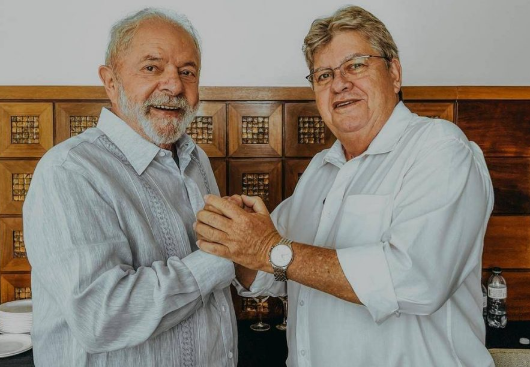 Lula reforça pré-candidatura de João Azevêdo ao Senado: “Vai ajudar o Brasil”