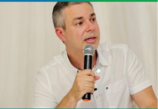 SEM DINHEIRO: PREFEITO CASSADO DE CABEDELO TEM PROJETO APROVADO POR VEREADORES PARA REDUZIR 13° SALÁRIO DE MÉDICOS