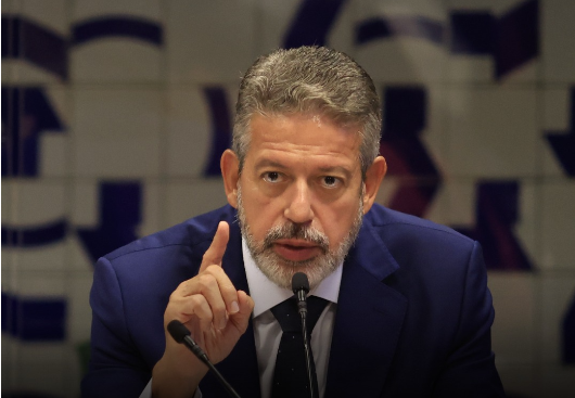 Ex-assessora controlava orçamento secreto 'supostamente' em nome de Lira, diz PF