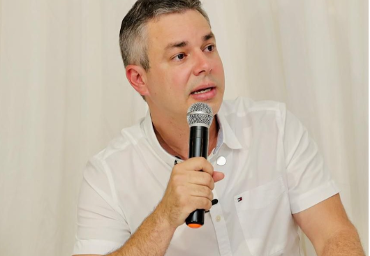 Para fugir da cassação em Brasília, prefeito já cassado de Cabedelo apela ao ‘andar de cima’ e contrata advogado de Gilmar Mendes; conheça o nome por trás da estratégia
