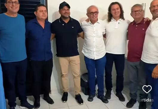 RAPIDINHAS DO MF  O deputado federal Gervásio Maia (PSB) apareceu em um evento de pré-campanha ao lado do senador Veneziano Vital do Rêgo e do prefeito de João Pessoa, Cícero Lucena, ambos do MDB