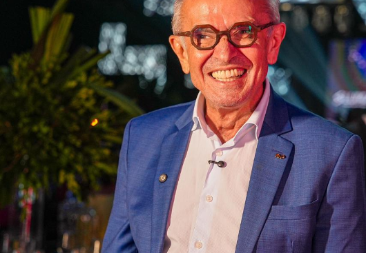 Cícero Lucena recebe prêmio de melhor prefeito da Paraíba em Patos