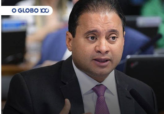 PF mira senador Weverton Rocha e prende número 2 do Ministério da Previdência Social