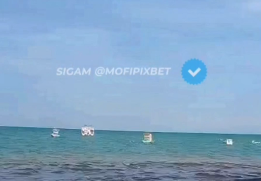 ALERTA NA ORLA: PRAIA DE JOÃO PESSOA É INVADIDA POR MAU CHEIRO E POSSÍVEL VAZAMENTO DE ESGOTO