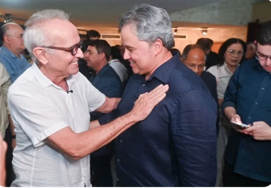 Efraim Filho defende união das oposições e abre diálogo com Cícero Lucena para o segundo turno em 2026