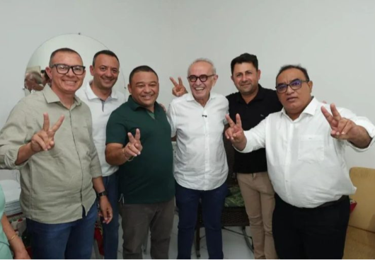 Cícero Lucena recebe apoio de vereador de Bonito de Santa Fé