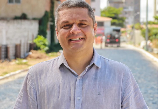 Prefeito Edvaldo Neto inicia obras de asfaltamento do binário de Camboinha, em Cabedelo