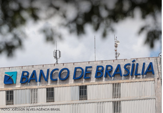 Haddad dá ultimato ao governo do Distrito Federal sobre BRB