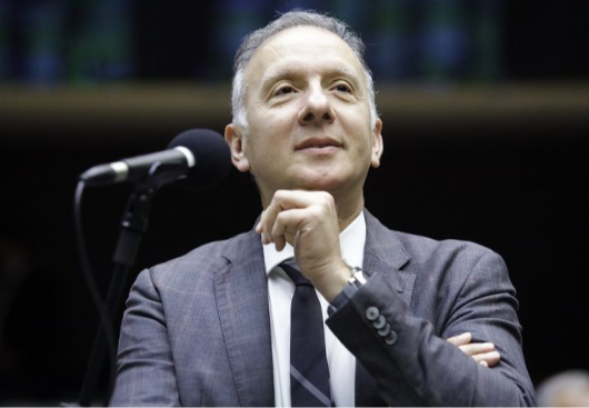 Aguinaldo Ribeiro prevê anúncio sobre comando da federação PP e União Brasil nos próximos dias