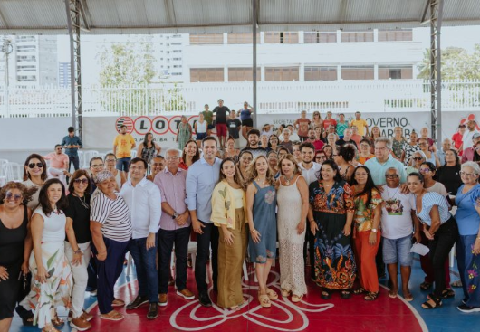 Lucas Ribeiro visita artesãos alojados em JP pelo Governo da PB durante Salão do Artesanato
