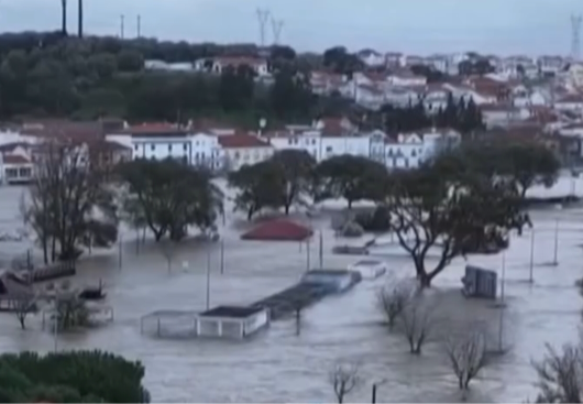 Tempestade Leonardo causa uma morte, inunda bairros históricos e deixa bilhões de euros em danos