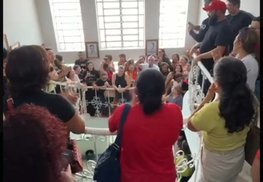 Ocupação do Gabinete do Prefeito, organizada pelo SINTAB, em defesa dos trabalhadores da saúde, que estão pela 14° mês consecutivo sem receber dentro do mês trabalhado