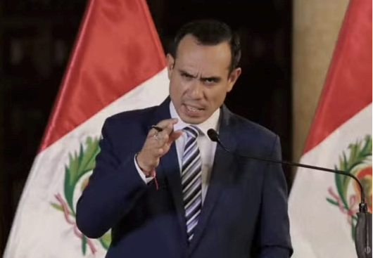 Presidente do Peru é destituído pelo Congresso