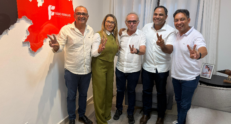 VICE-PREFEITA DO PP EM MATINHAS ROMPE E ANUNCIA APOIO A CÍCERO LUCENA APÓS ARTICULAÇÃO DE FÁBIO RAMALHO
