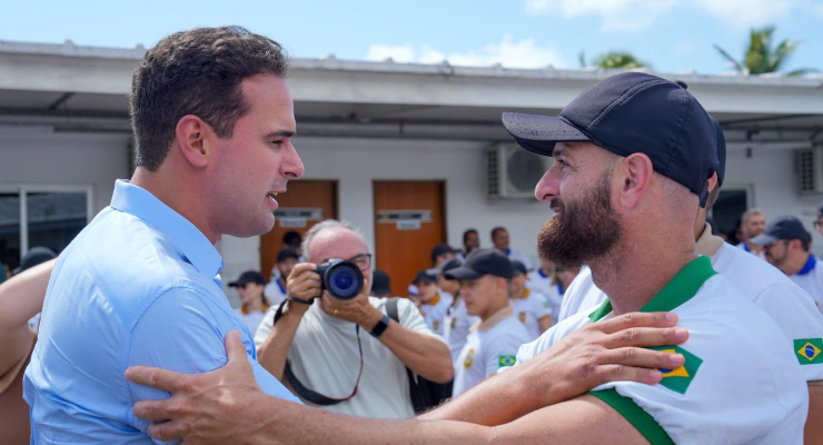 Governador em exercício Lucas Ribeiro visita 3ª turma da Polícia Civil