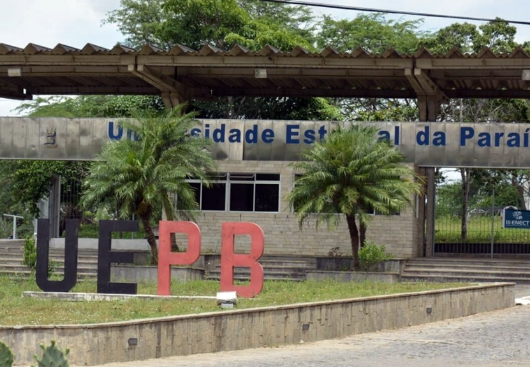 Governo da PB lança edital com 300 bolsas para estudantes no ensino superior