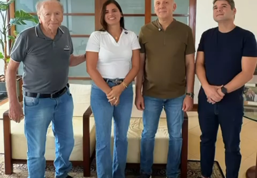 PRIMEIRA SUPLENTE DE VEREADORA KALLYNÃ DIAS DECLARA APOIO A AGUINALDO RIBEIRO PARA DEPUTADO FEDERAL