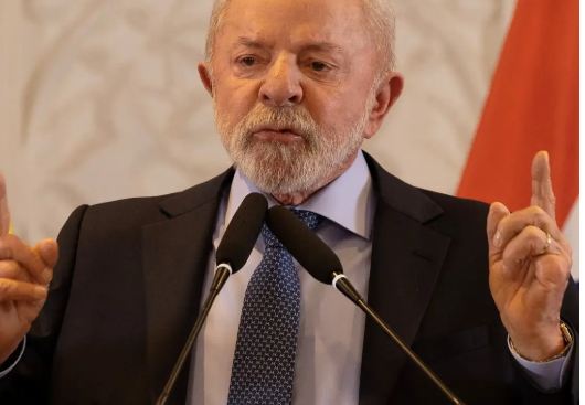 Quaest: Maioria dos brasileiros vê país no rumo errado e rejeita novo mandato de Lula