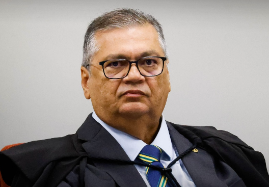 SEM APOSENTADORIA COMPULSÓRIA  Após decisão de Dino, juízes passarão a ser punidos com perda de cargo em casos de delitos graves