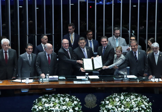 CONGRESSO PROMULGA ACORDO ENTRE MERCOSUL E UNIÃO EUROPEIA