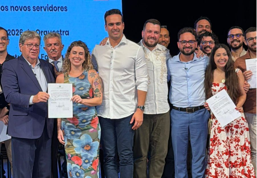 Tiberio Limeira comemora posse dos aprovados