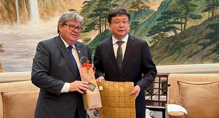 Governador da Paraíba João Azevedo na China.