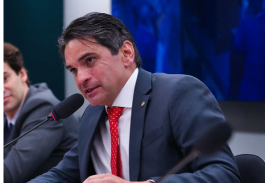 PL de Murilo Galdino que reforça proteção a crianças e adolescentes com deficiência