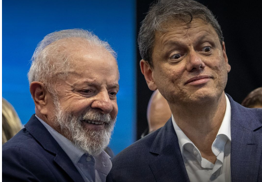TARCÍSIO TEM BASE MAIS DIVERSA QUE BOLSONARO