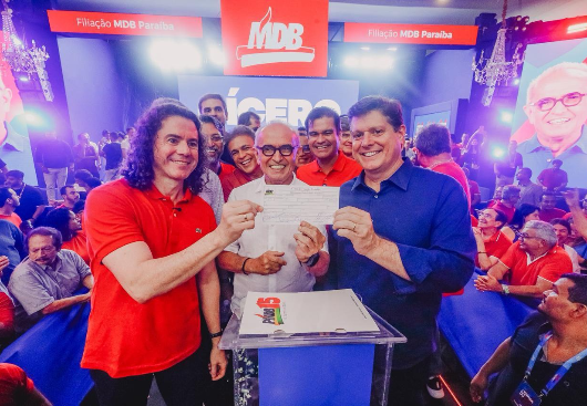 Cícero se filia ao MDB com forte apoio político, presença de multidão de apoiadores e demonstração de força rumo a 2026