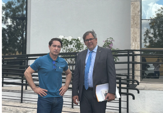 NAPOLEÃO MARACAJÁ E SINTAB CONQUISTAM VITÓRIA HISTÓRIA PARA OS SERVIDORES: DATA-BASE ÚNICA EM JANEIRO!