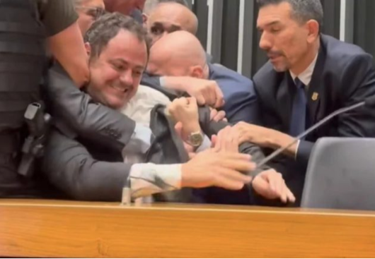 Motta se pronuncia sobre episódio com Glauber Braga