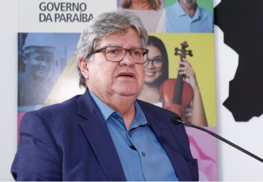 João Azevêdo confirma saída do governo em 2026