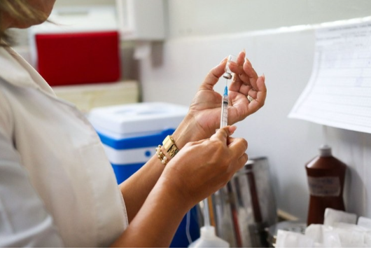 e vacinar em pontos móveis na semana de Réveillon