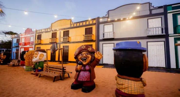 Multidão prestigia primeira noite do Forró Verão em João Pessoa