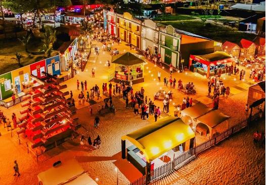 Cícero Lucena inaugura Cidade do Forró