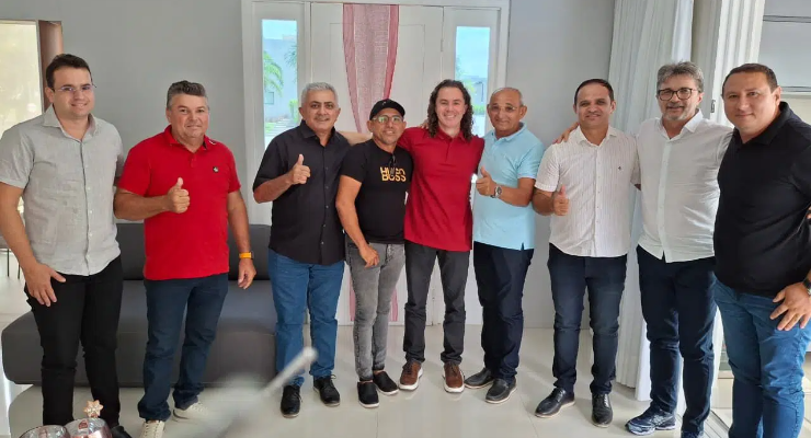 Veneziano recebe vereadores e lideranças de Pombal e Cajazeirinha