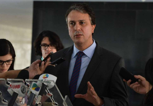 Camilo Santana confirma saída do Ministério da Educação