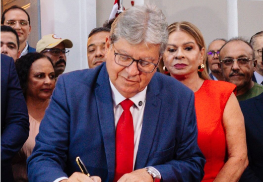 PALÁCIO DOS DESPACHOS: JOÃO AZEVÊDO ENTREGA NOVA SEDE DO GOVERNO DA PARAÍBA