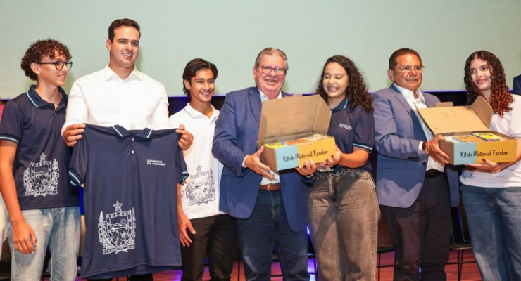 João Azevêdo abre ano letivo e anuncia novos investimentos na educação