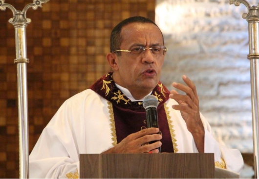 O governador João Azevêdo assinou, na manhã desta sexta-feira (13), no auditório do Liv Mall, em João Pessoa, o contrato para a instalação do 11º empreendimento do Polo Turístico Cabo Branco: o Insea Global Health & Wellness. O projeto é mais um projeto c