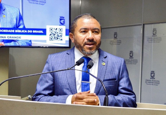 “Há desafios, mas a cidade tem avançado muito”, afirma Alexandre do Sindicato na abertura do ano legislativo