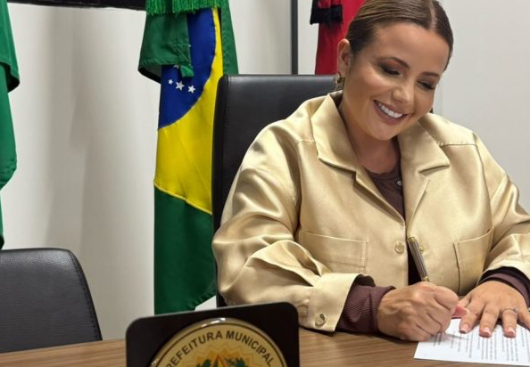 Tacyana Leitão anuncia aumento para professores e convoca concursados da Educação de Bayeux