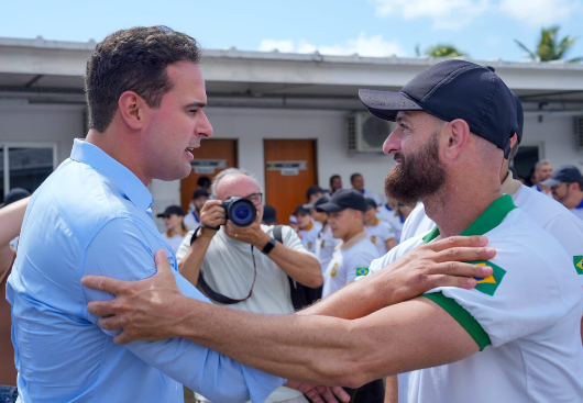 Governador em exercício Lucas Ribeiro visita 3ª turma da Polícia Civil