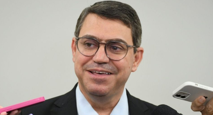 Com viagem de Cícero, Dinho assume PMJP pela quinta vez