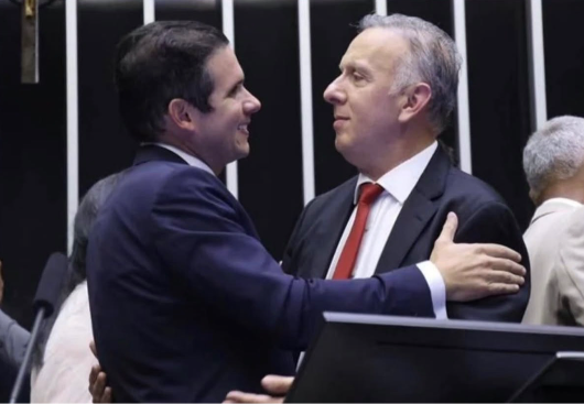 HUGO MOTTA ESCOLHE AGUINALDO PARA RELATAR PROJETO BILIONÁRIO QUE CRIA BENEFÍCIOS FISCAIS A DATACENTERS DE GIGANTES COMO GOOGLE E AMAZON