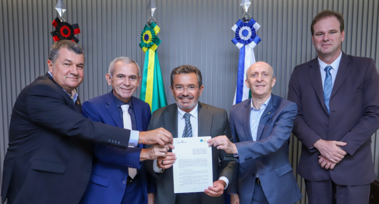 Famup participa de assinatura de acordo entre CNM e TCU para fortalecer gestão municipal em todo país