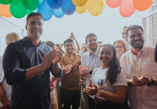 Lucas entrega reforma, acompanha obras e destaca investimentos no Litoral Norte