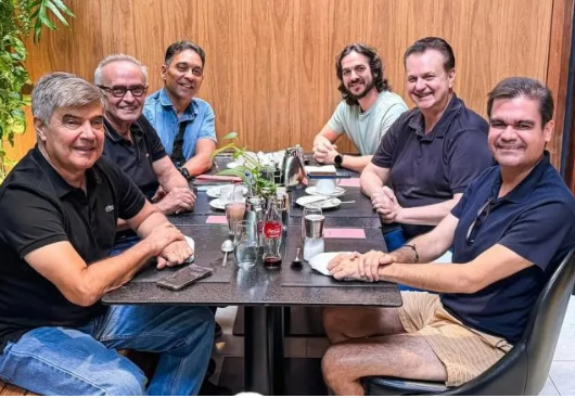 Kassab toma café quente com Cícero, Pedro e deputados